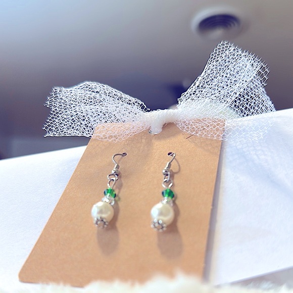 Beautiful Handmade Jewelry & Gift Beaded Dangle Earrings, Pearl+Green Glass Bead - Picture 5 of 16